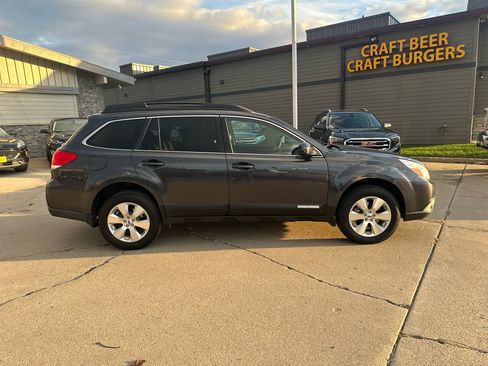 Used 2012 Subaru Outback 3.6R Limited w/ Popular Pkg 1B image 2