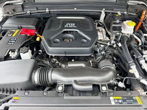 Used 2023 Jeep Wrangler Unlimited Sahara image 35