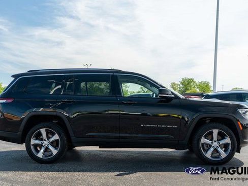 Used 2022 Jeep Grand Cherokee L Limited AWD/4WD image 5