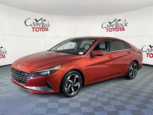 Used 2021 Hyundai Elantra Limited FWD image 2