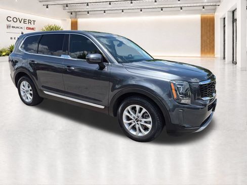 Used 2022 Kia Telluride LX FWD image 1