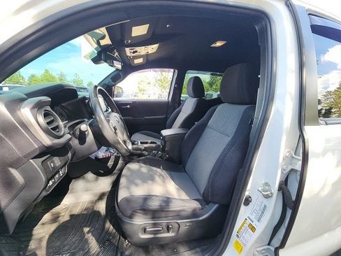 Used 2021 Toyota Tacoma TRD Off-Road AWD/4WD image 20