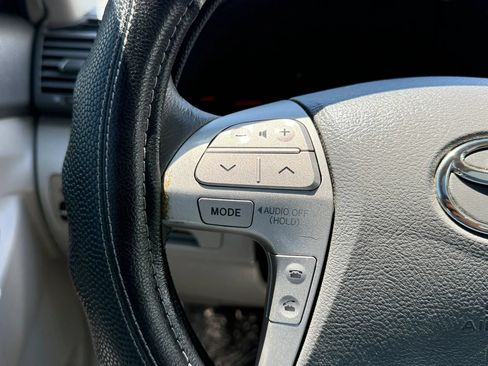 Used 2011 Toyota Camry XLE FWD image 29