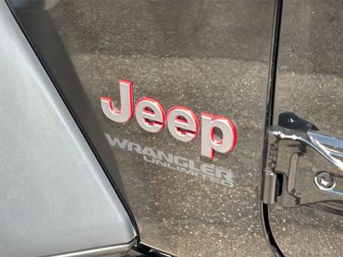 Used 2021 Jeep Wrangler Unlimited Rubicon AWD/4WD image 38