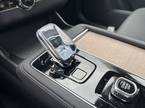 New 2026 Volvo XC90 B6 Plus w/ Protection Package Premier image 15