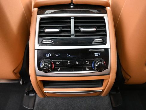 Used 2022 BMW 750i xDrive 750i xDrive w/ Executive Package image 22