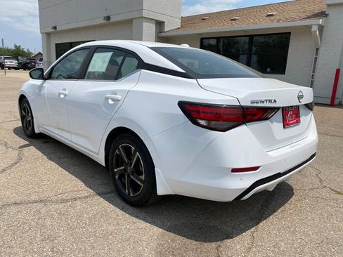 Used 2025 Nissan Sentra SV FWD image 3
