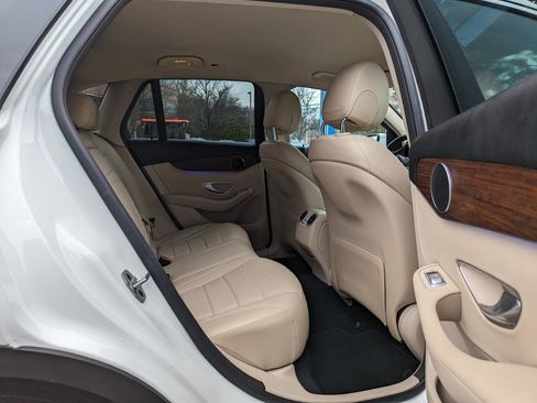 Used 2022 Mercedes-Benz GLC 300 4MATIC image 39