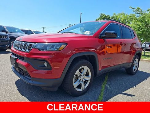 Used 2024 Jeep Compass Latitude AWD/4WD image 3