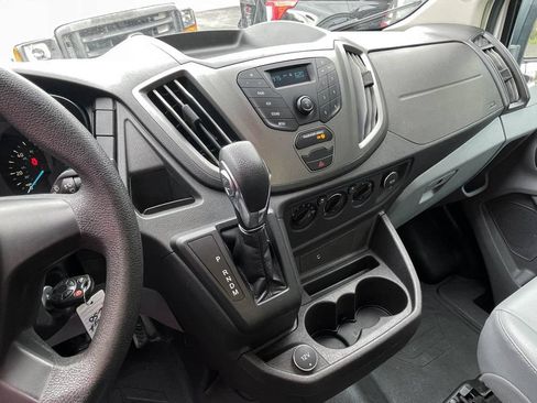 Used 2018 Ford Transit 250 130 Low Roof RWD image 35