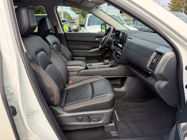 Certified 2024 Nissan Pathfinder SL AWD/4WD image 29