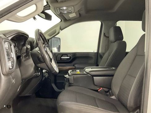 Used 2022 GMC Sierra 2500 SLE w/ SLE Value Package; image 10