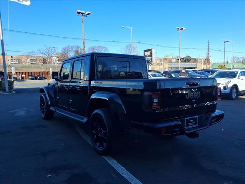 Used 2023 Jeep Gladiator Overland image 7