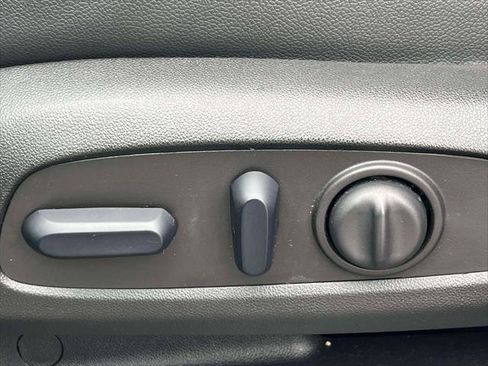 Used 2024 Chevrolet Equinox RS w/ RS Leather Package image 18