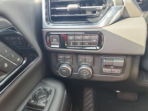 New 2026 GMC Yukon XL Denali w/ Denali Reserve Package image 20