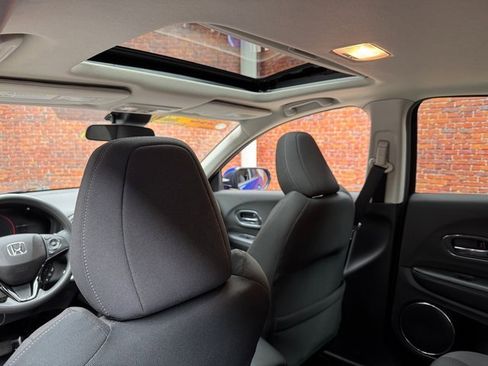 Used 2019 Honda HR-V EX image 3