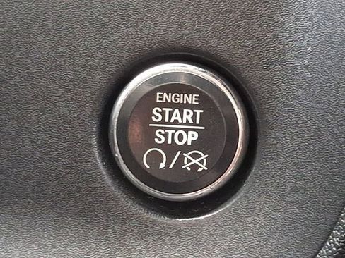 Used 2011 Dodge Challenger R/T image 21