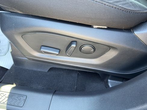 Used 2020 Ford Explorer XLT RWD image 27