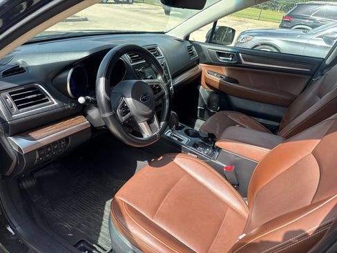 Used 2017 Subaru Outback 3.6R Touring w/ Popular Package #5A AWD/4WD image 9