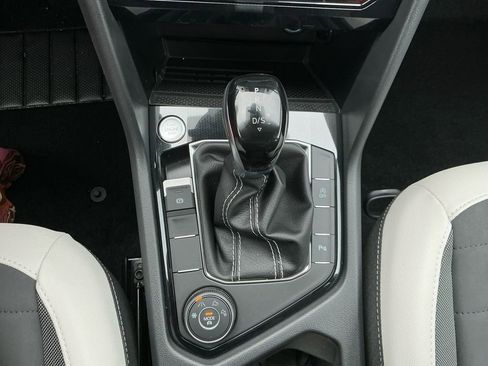 New 2025 Volkswagen Taos SE image 23