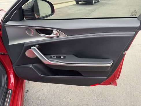 Used 2018 Kia Stinger GT2 image 22