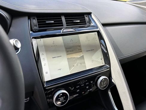 Used 2024 Jaguar E-PACE R-Dynamic SE image 16