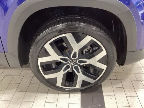 Used 2023 Volkswagen Taos SEL image 25