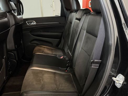 Used 2018 Jeep Grand Cherokee Altitude AWD/4WD image 29