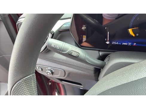 Used 2025 Chevrolet TrailBlazer LT AWD/4WD image 16
