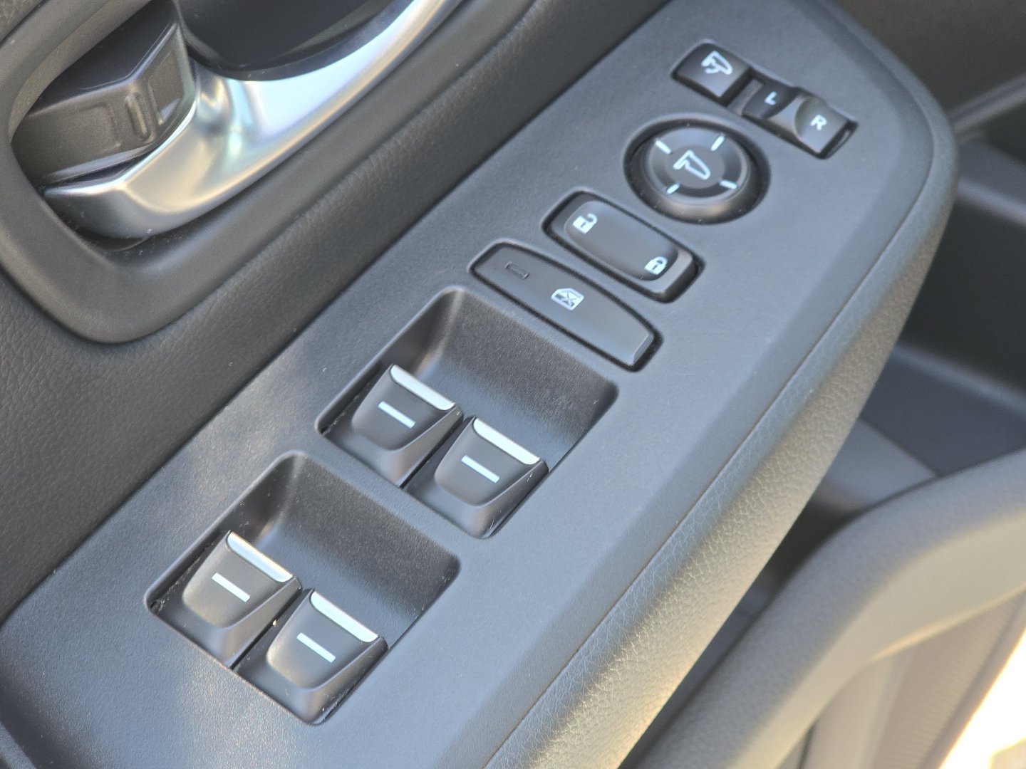 Used 2025 Honda Pilot TrailSport image 26