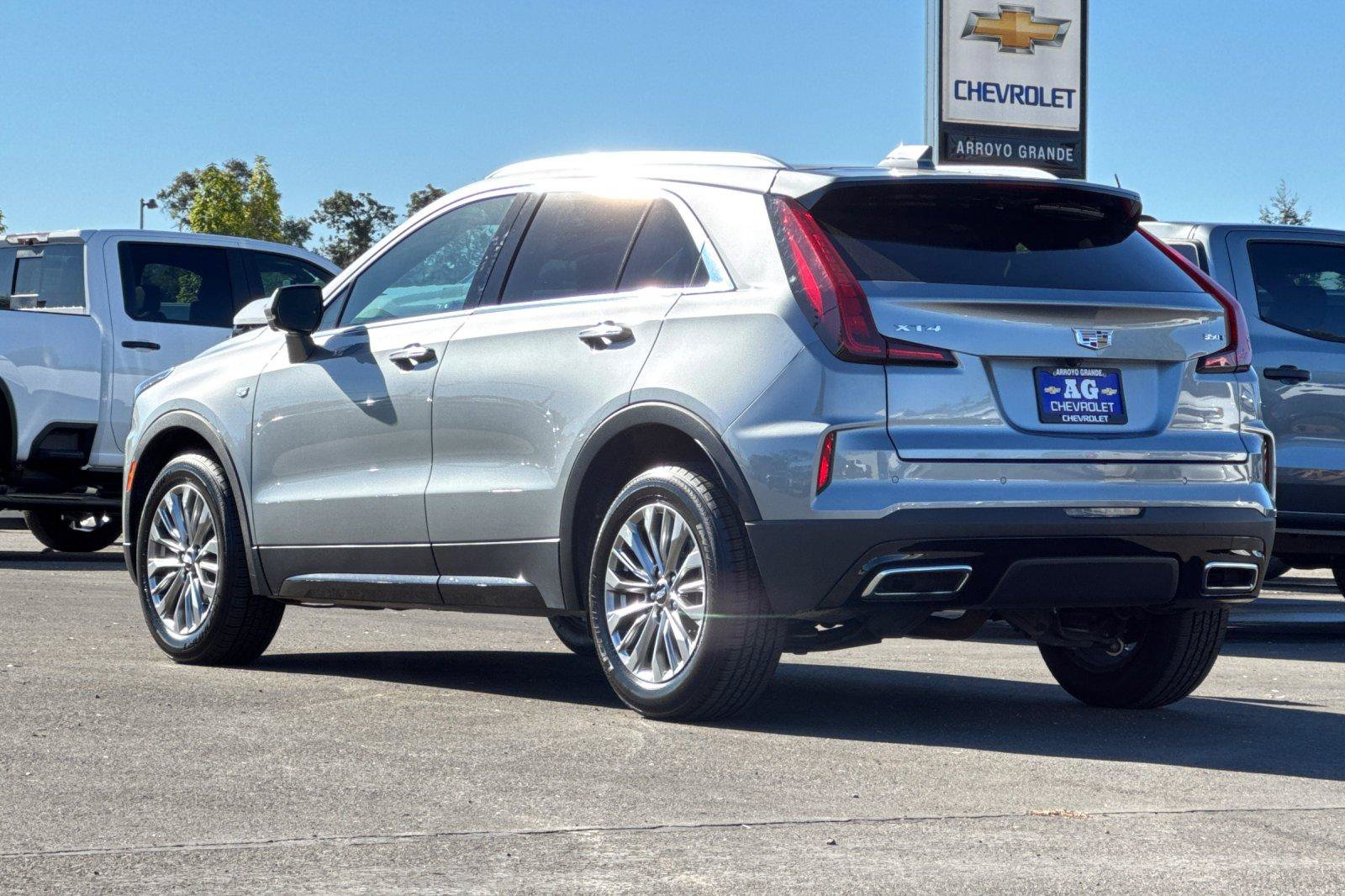Used 2025 Cadillac XT4 Premium Luxury FWD image 8