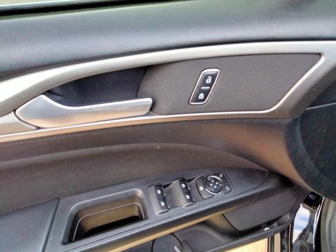 Used 2018 Ford Fusion SE image 14