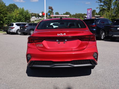 Used 2023 Kia Forte LXS FWD image 4