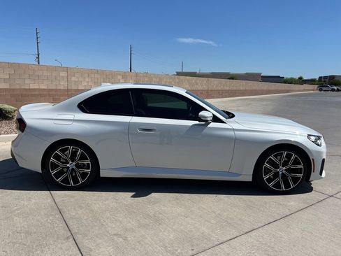 Used 2024 BMW 230i Coupe w/ Convenience Package RWD image 9
