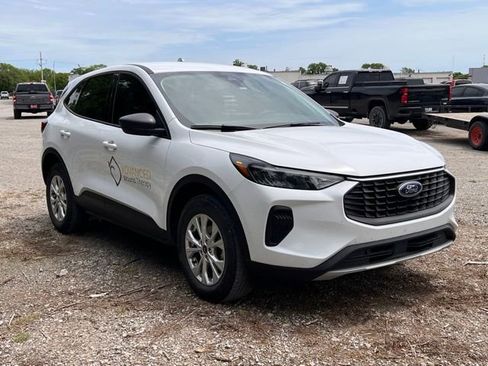 Used 2025 Ford Escape Active AWD/4WD image 1