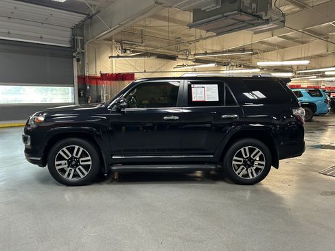 Used 2023 Toyota 4Runner Limited AWD/4WD image 8