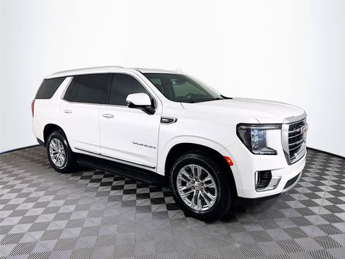 Used 2023 GMC Yukon SLT w/ SLT Premium Package RWD image 3