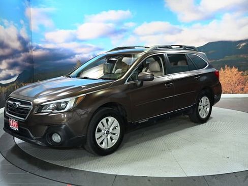 Used 2019 Subaru Outback 2.5i Premium image 4