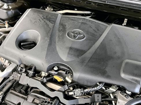 Used 2022 Toyota Camry LE image 31