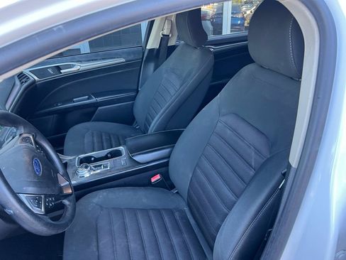 Used 2018 Ford Fusion SE FWD image 10
