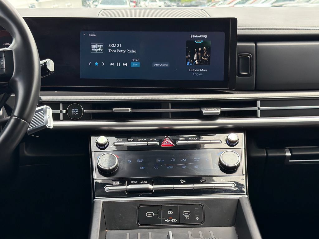 Used 2025 Hyundai Santa Fe SEL FWD image 20