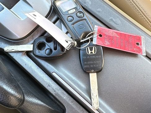 Used 2012 Honda Accord EX-L image 17