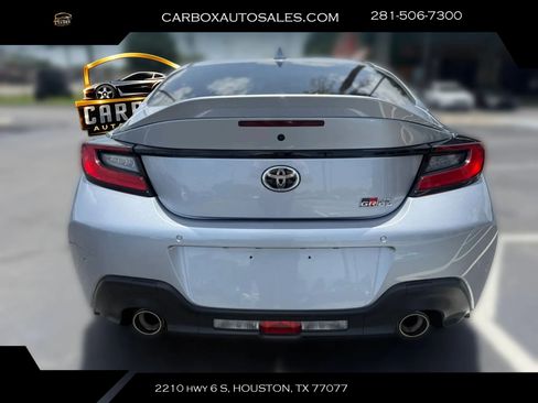 Used 2024 Toyota GR86 Premium RWD image 4