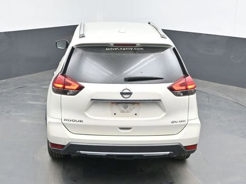 Used 2017 Nissan Rogue SV w/ SV Family Package image 23