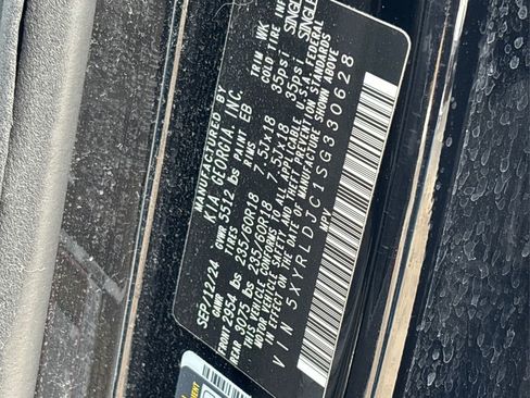 Used 2025 Kia Sorento S image 12