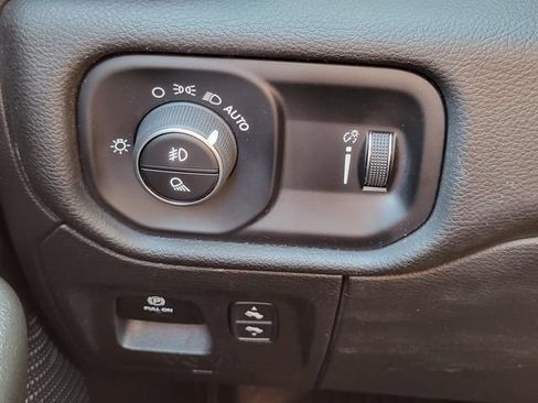 Used 2023 RAM 1500 Big Horn AWD/4WD image 12