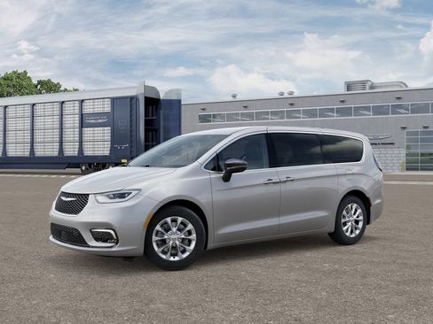 New 2026 Chrysler Pacifica Select AWD/4WD image 2