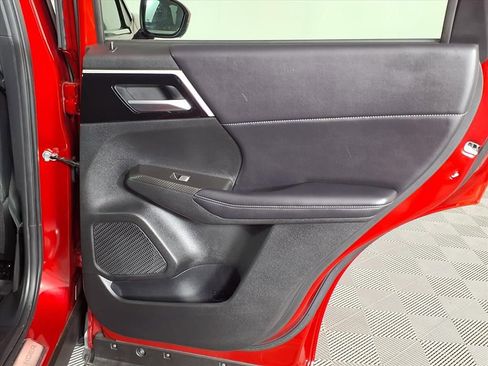 Used 2024 Mitsubishi Outlander SE image 10