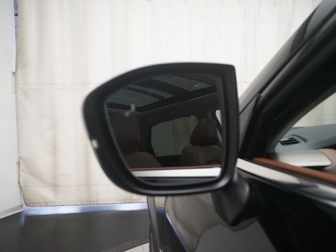Used 2025 Nissan Pathfinder Platinum AWD/4WD image 25