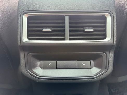 Used 2024 Volkswagen Atlas Cross Sport SEL Premium R-Line AWD/4WD image 30